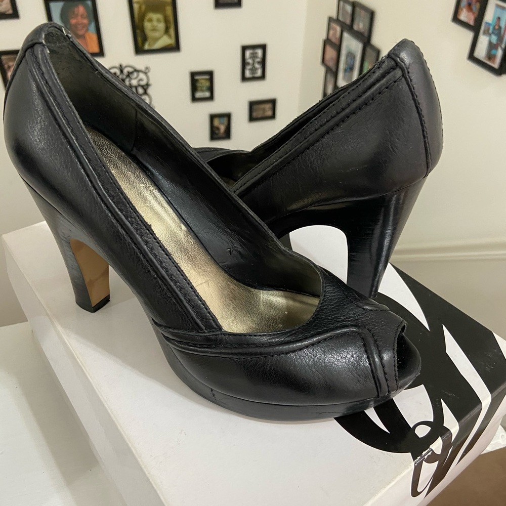 Shoes - Picture 3 of 6